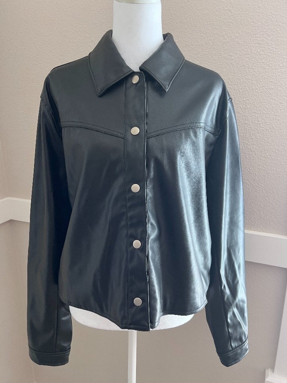 No Boundaries Vegan Leather Shacket Shirt Jacket Black - M/L